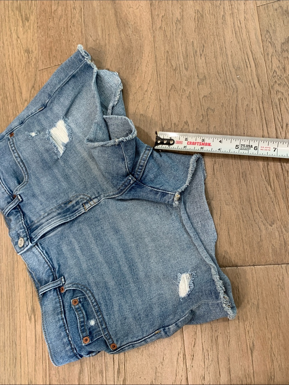 GAP Light Blue Distressed Denim Cutoff Shorts Size 30x3’’ - Picture 7 of 7